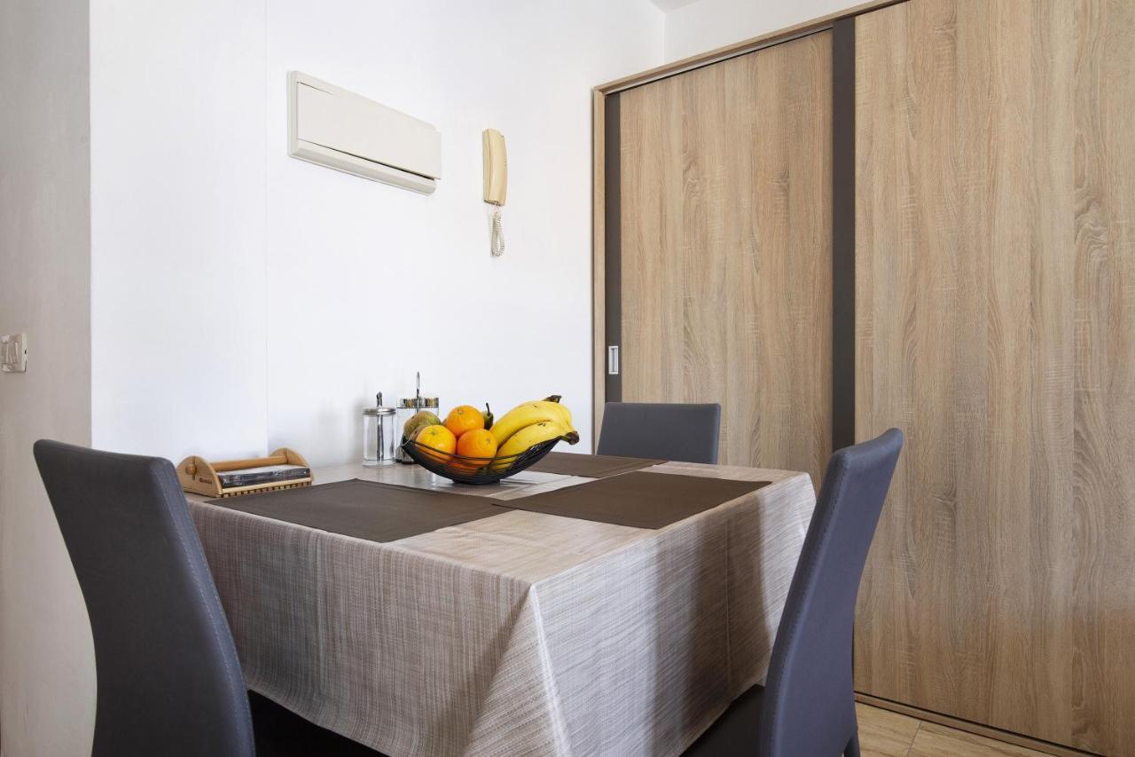 Apartamento Betty C بويرتو ديل روزاريو المظهر الخارجي الصورة